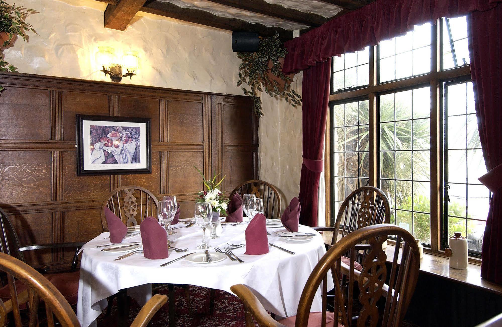 The Horseshoe Inn Herstmonceux Exterior foto